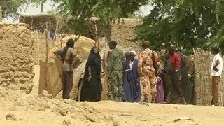 Larmée malienne traque les terroristes sur lîle de Kadji  0403 [upl. by Asta505]