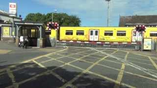 Birkdale Level Crossing [upl. by Ademla625]