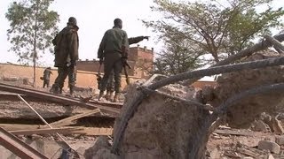 Mali  Konna exbastion des islamistes  2701 [upl. by Anaujik]